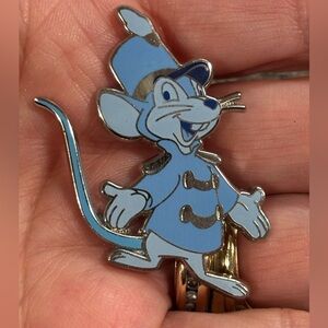 Disney Dumbo Wisdom Limited Release Timothy Mouse pin